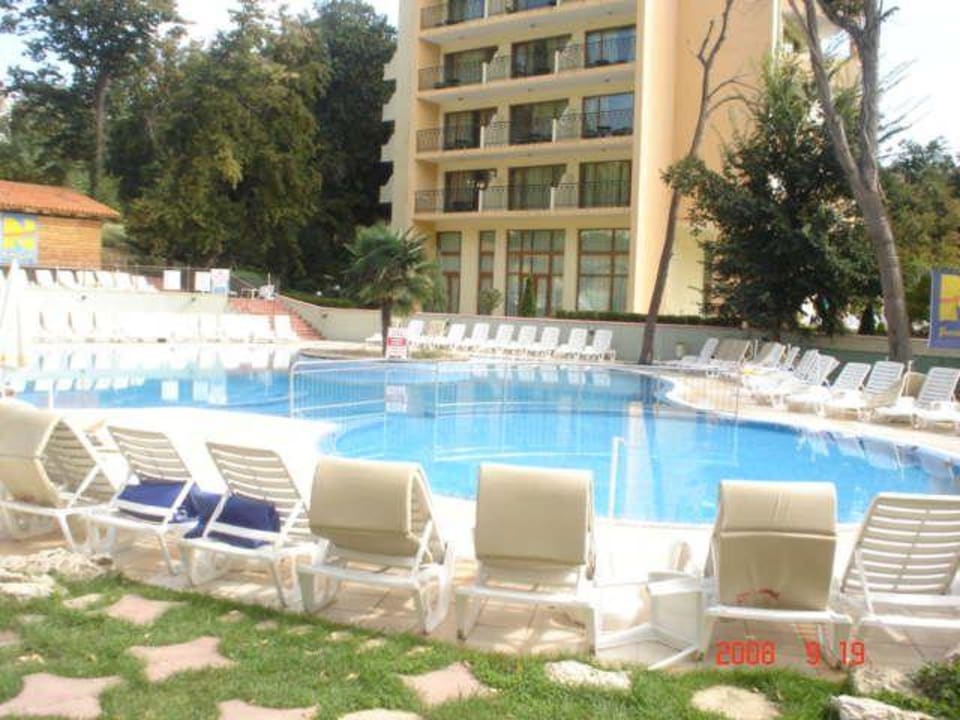 Pool Madara Park Hotel