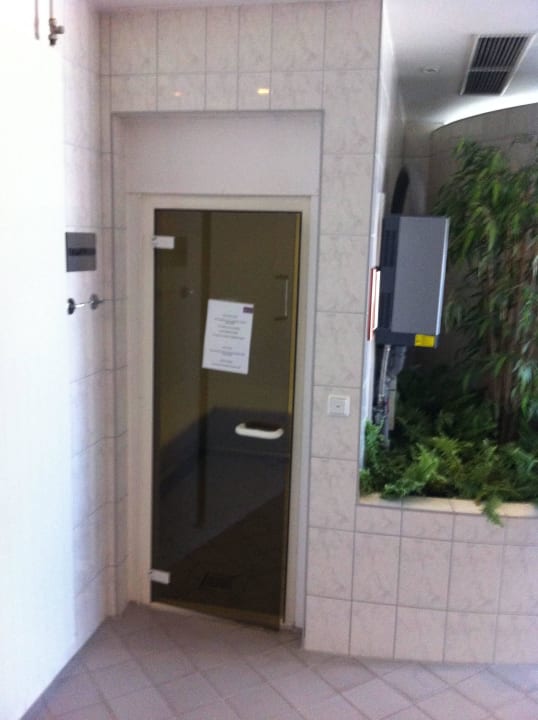 Top gepflegter Saunabereich Mercure Hotel Berlin Tempelhof