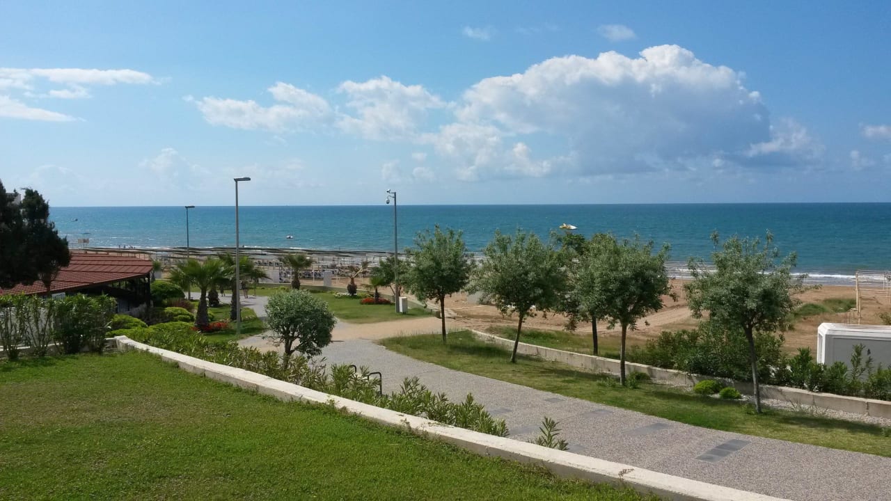 Hotelstrand von der Beachbar FUN&SUN Smart Hane Sun Hotel