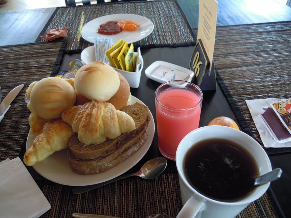 Frühstück Hotel Legong Keraton Beach