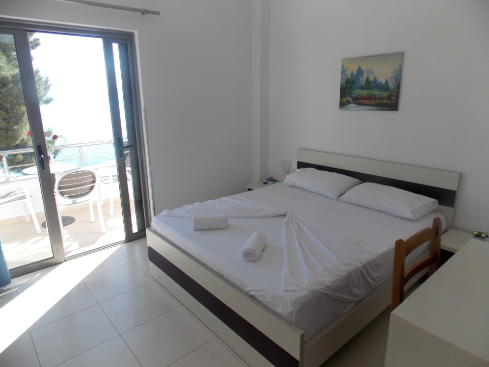 Zimmer Hotel Argjiro