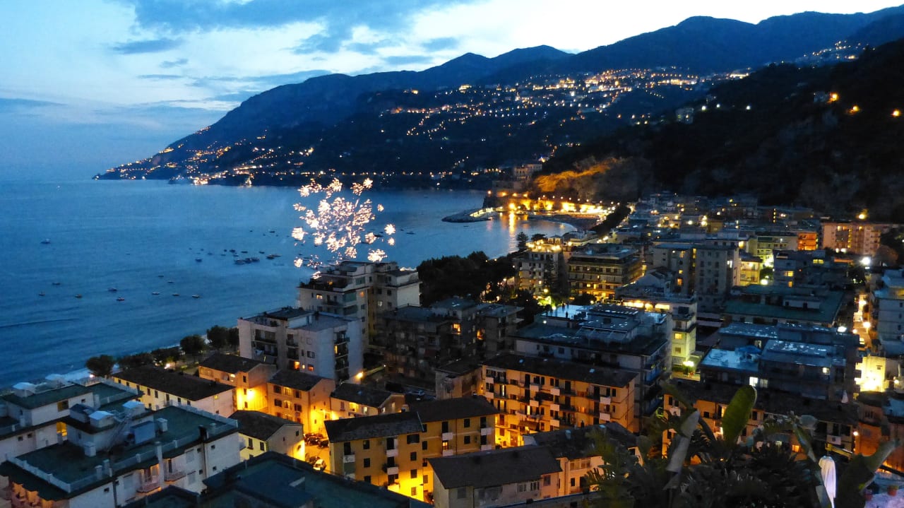 Feuerwerk in Maiori Hotel Botanico San Lazzaro