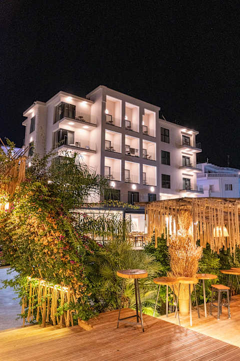 Außenansicht Grand Hotel Saranda