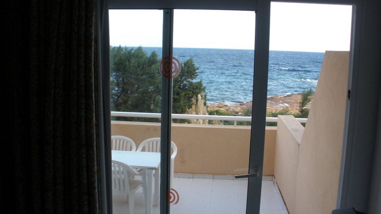 Blick auf Balkon zur Meeresseite Sirenis Seaview Country Club