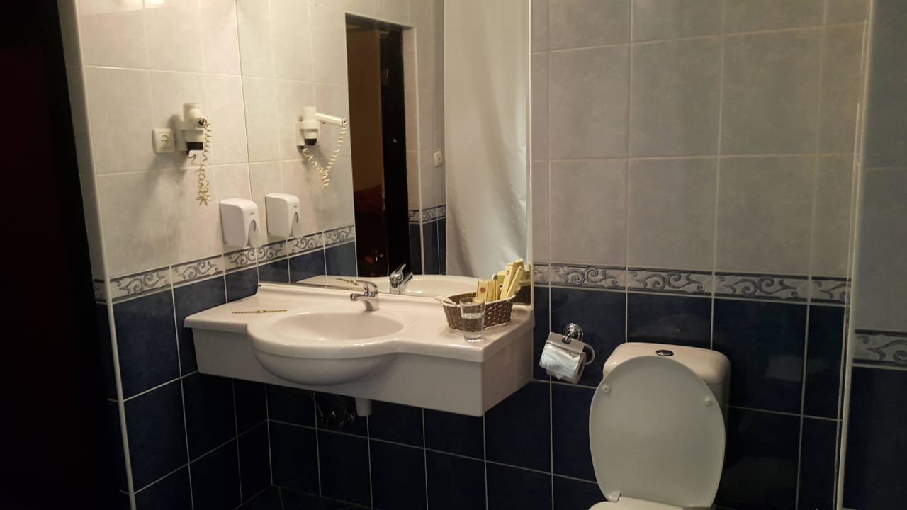 Bath Hotel Ambassador