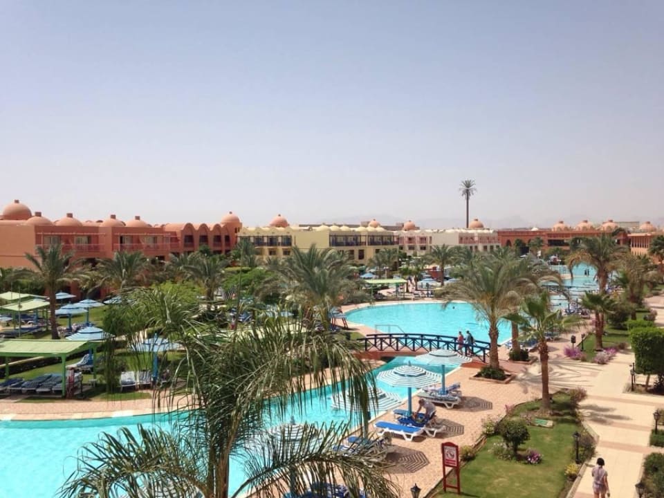 Poolanlage vom Zimmer Titanic Beach Spa & Aqua Park