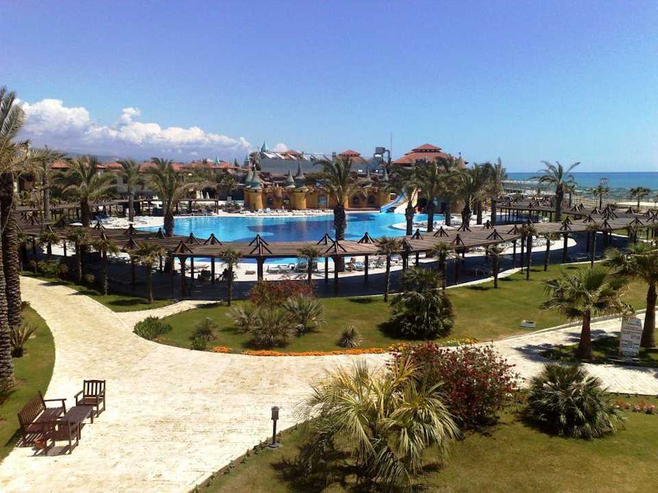 Pool facilities TUI BLUE Palm Garden