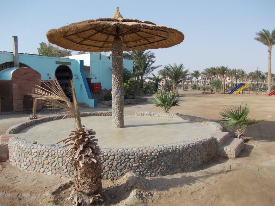 Neue Dusche links an der Marina Arabia Azur Resort