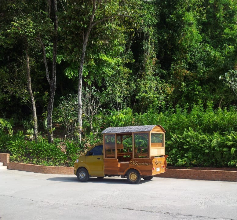 Shuttle zu den Zimmer Santhiya Koh Yao Yai Resort & Spa