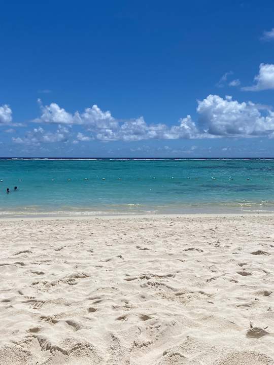 Strand Crystals Beach Resort Belle Mare, a member of Radisson Individuals
