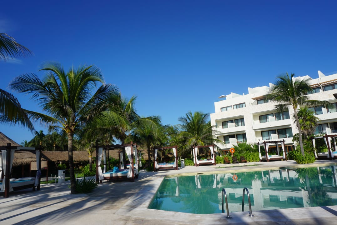 Pool Akumal Bay Beach & Wellness Resort