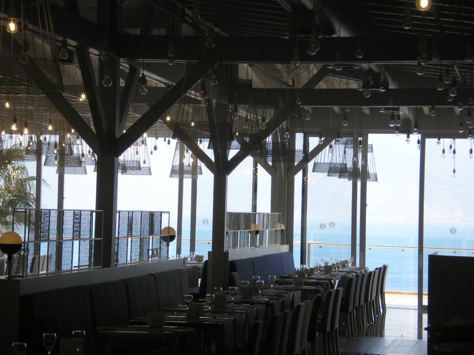 Restaurant Ramada Plaza by Wyndham Antalya