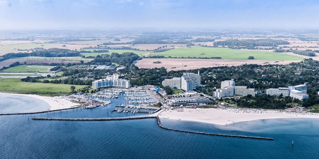Außenansicht Ostseehotel Midgard in Damp