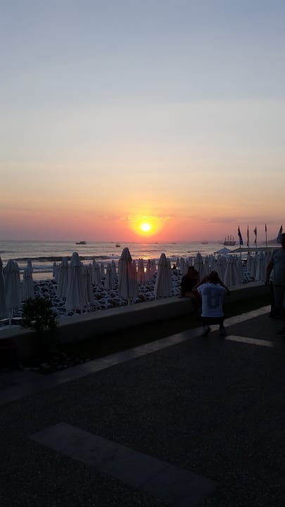 Strand Side Bay Hotel