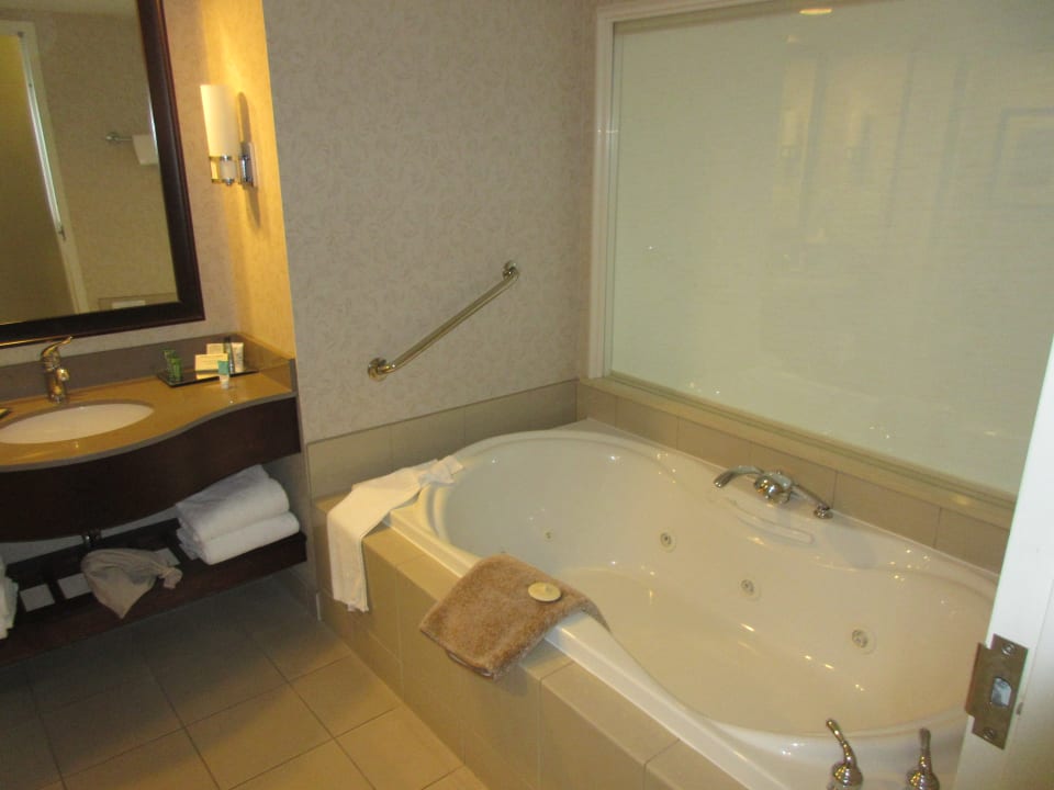 Zimmer Hilton Niagara Falls / Fallsview Hotel & Suites