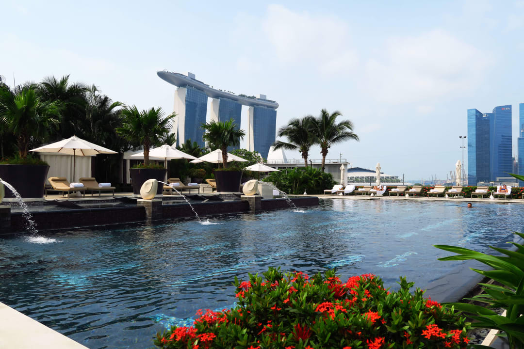Die tolle Poolanlage Hotel Mandarin Oriental Singapore