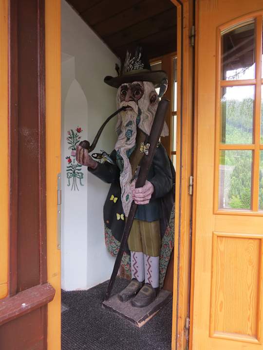 Empfang durch Rübezahl? Hotel Vysluni