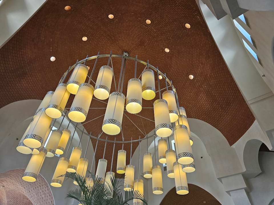 Lobby The Cove Rotana Resort