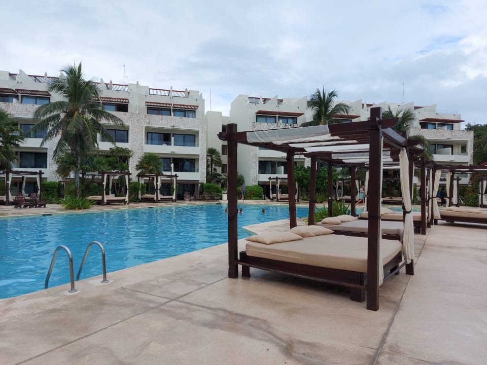 Pool Akumal Bay Beach & Wellness Resort