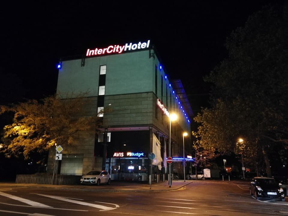 Außenansicht IntercityHotel Magdeburg