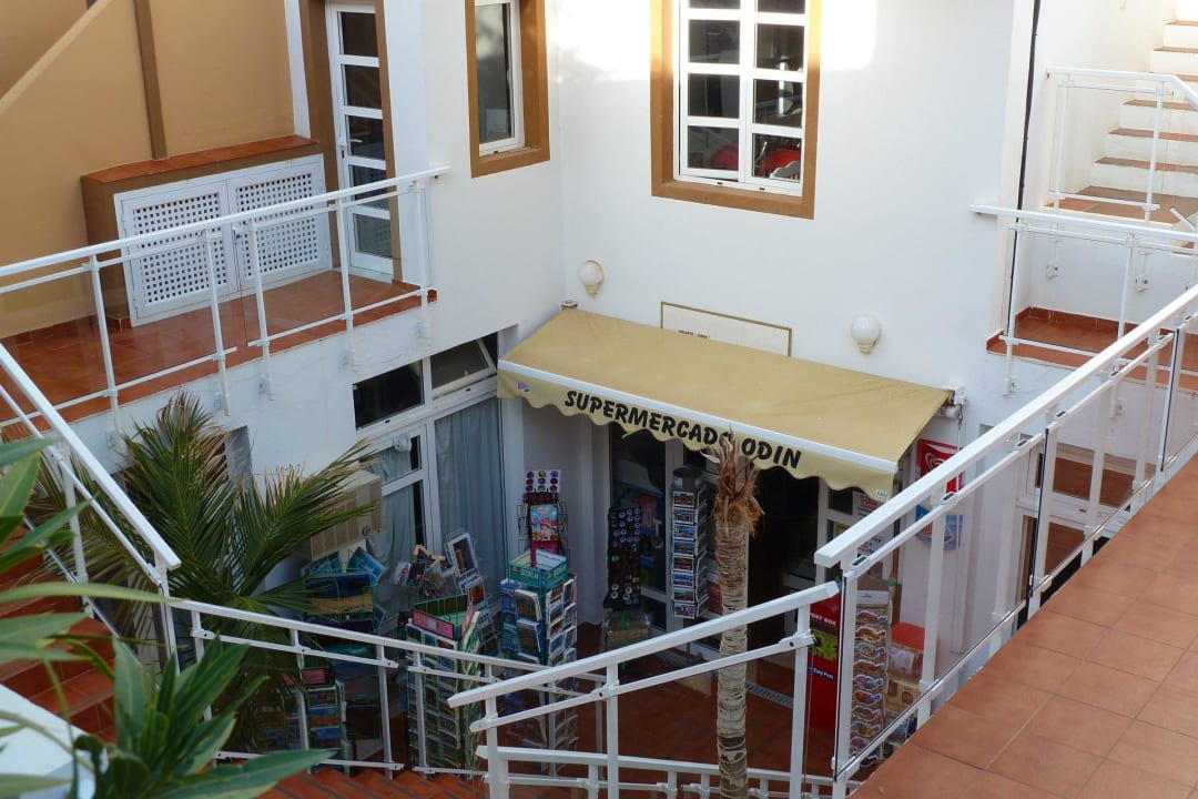 Supermarkt Apartamentos LIVVO Morromar