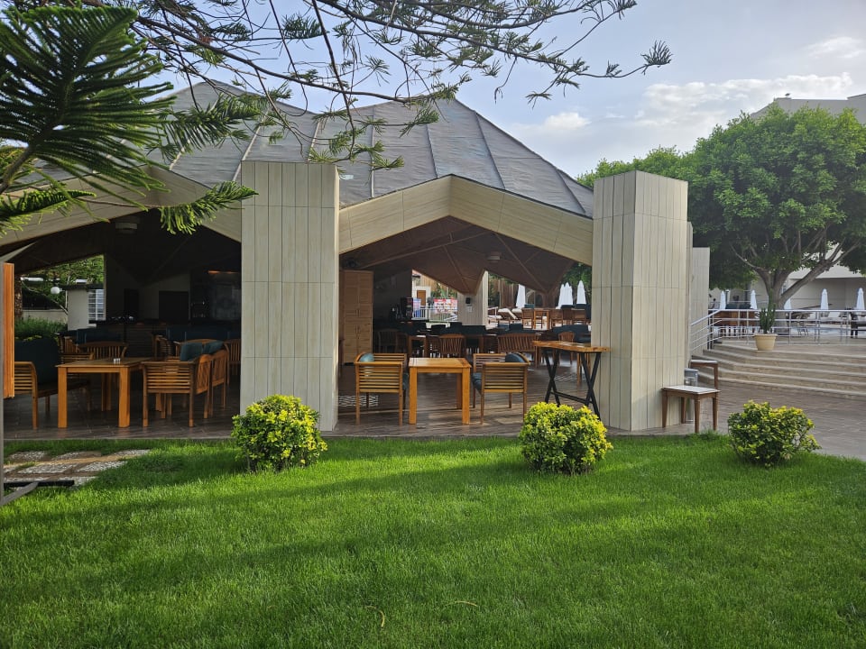 Gartenanlage Nerton Hotel - Erwachsenenhotel ab 16 Jahren