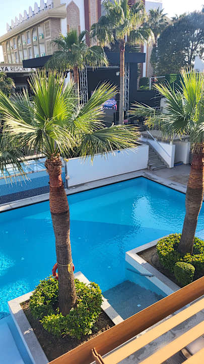 Pool Side Sunport Hotel & Spa