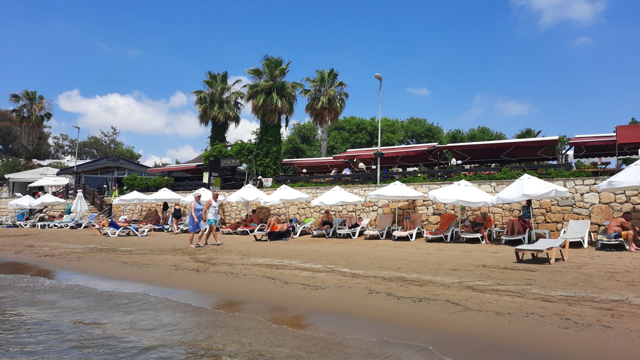 Strand Side Altinkum Hotel