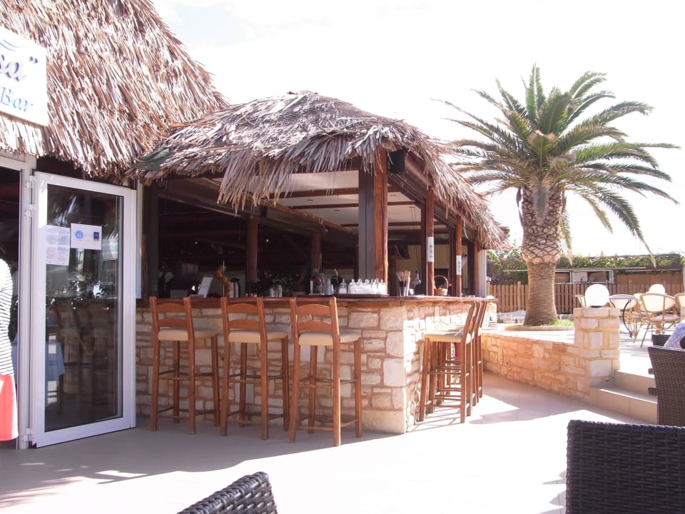 Poolbar HARPIN Happy Days Beach Hotel