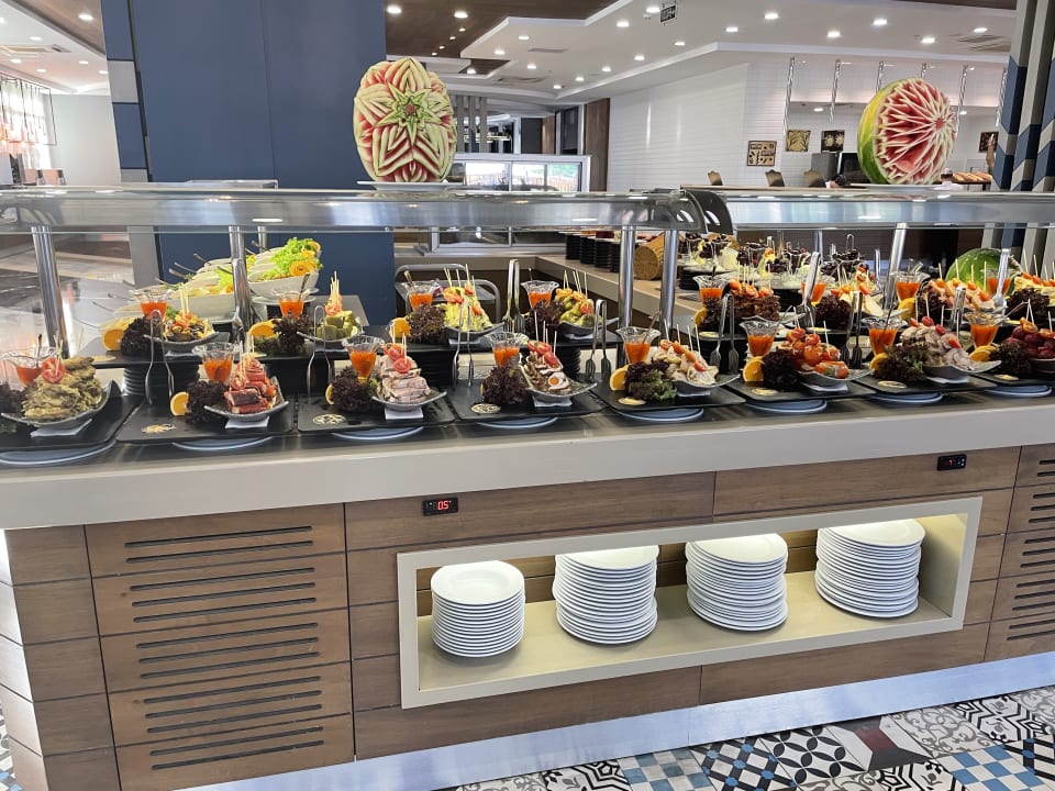 Gastro Saturn Palace Resort Hotel