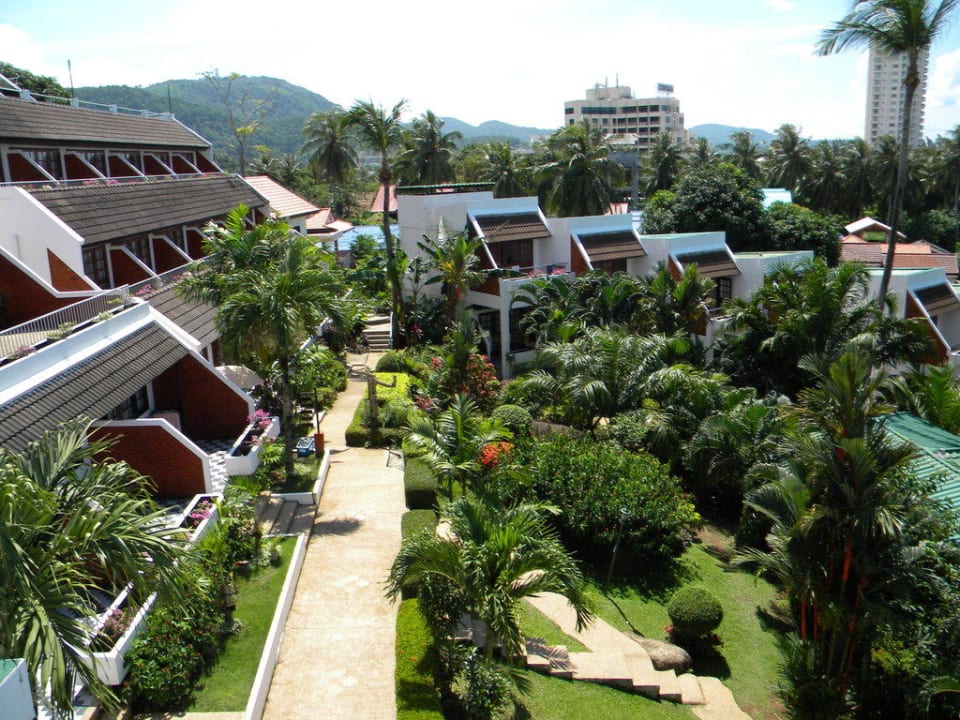 Ogród Best Western Phuket Ocean Resort