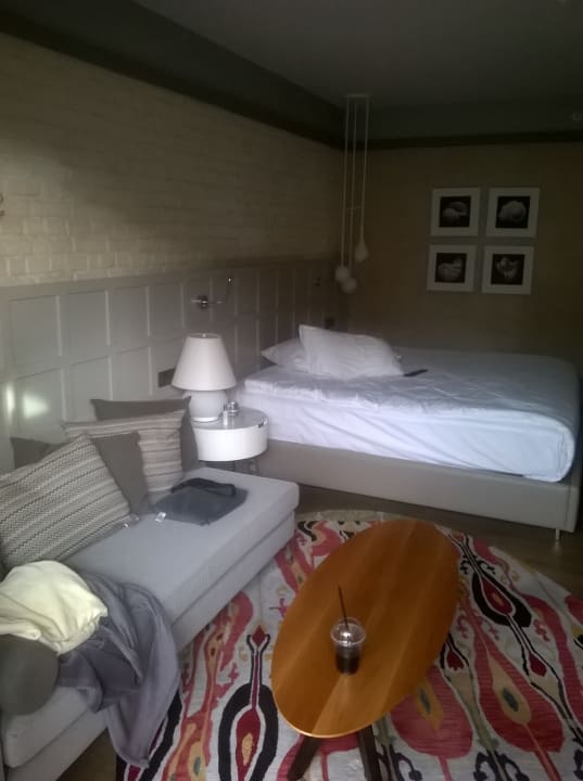 Zimmer Acanthus Cennet Barut Collection