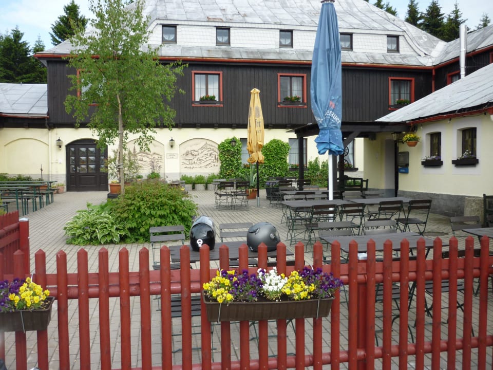 Biergarten Hotel Berggasthof Neues Haus