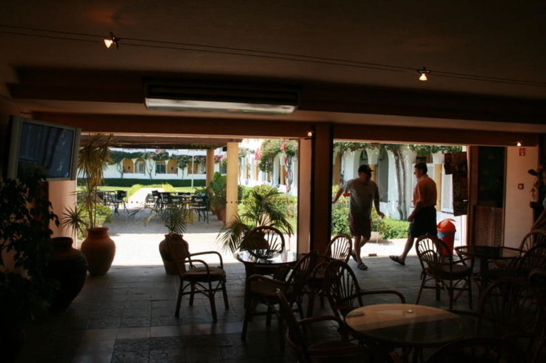 lobby nach draußen Golden Club Cabanas