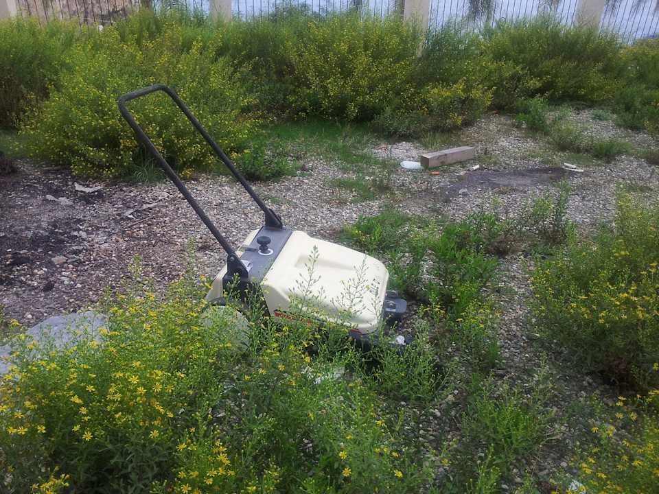 Nicht für Gäste - Hotelschrottplatz Capo dei Greci Taormina Coast Resort Hotel & Spa