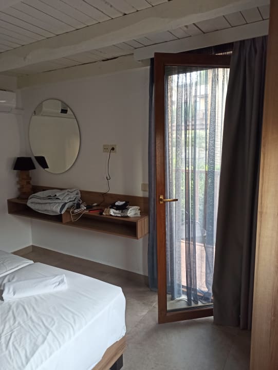 Zimmer Apartments Ida Village I & II