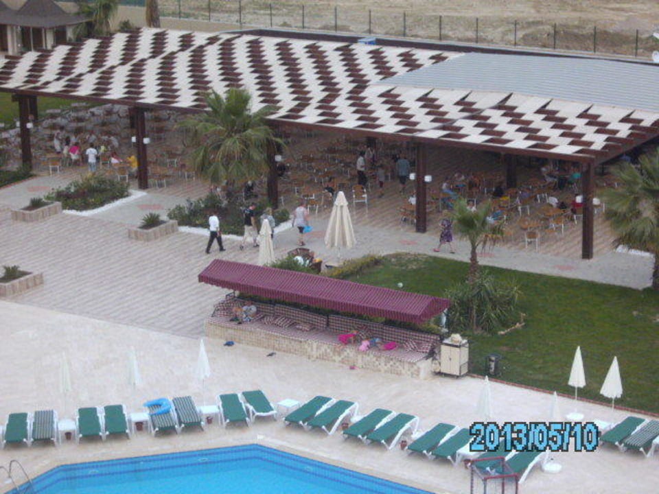 Richtung Poolbar Hotel Royal Garden Beach