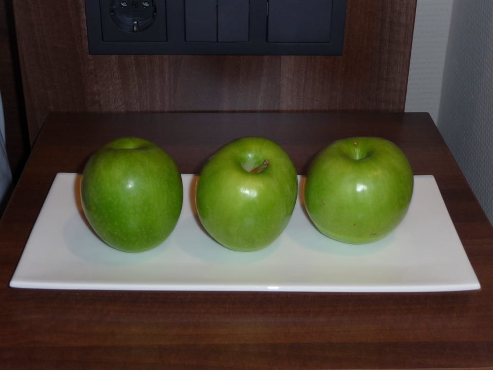 Snack Flemings Hotel Frankfurt Main-Riverside