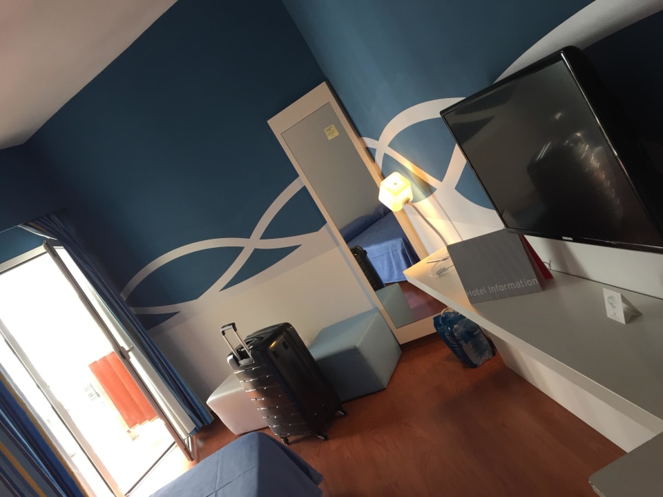 Doppelzimmer mit Flat TV Hotel Clumba