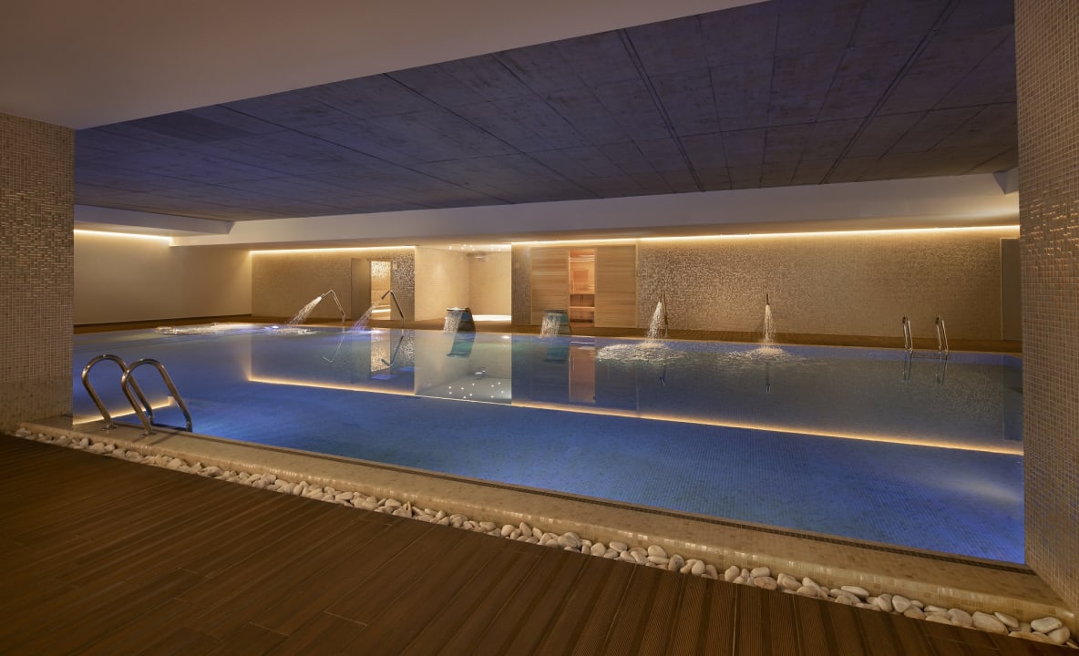 Pool Boeira Garden Hotel Porto Gaia, Curio Collection by Hilton