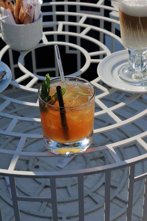 Gastro Acanthus Cennet Barut Collection