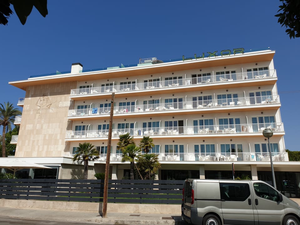 Außenansicht Hotel Luxor