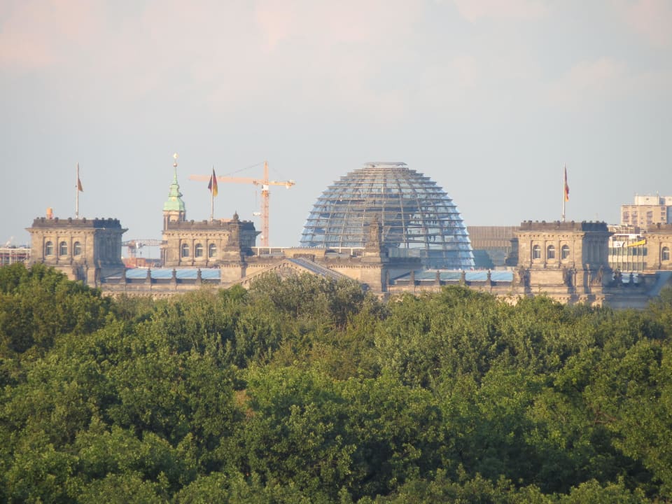 Dachterrasse zum Osten mit Tele - Reichstagskuppel aletto Hotel Kudamm