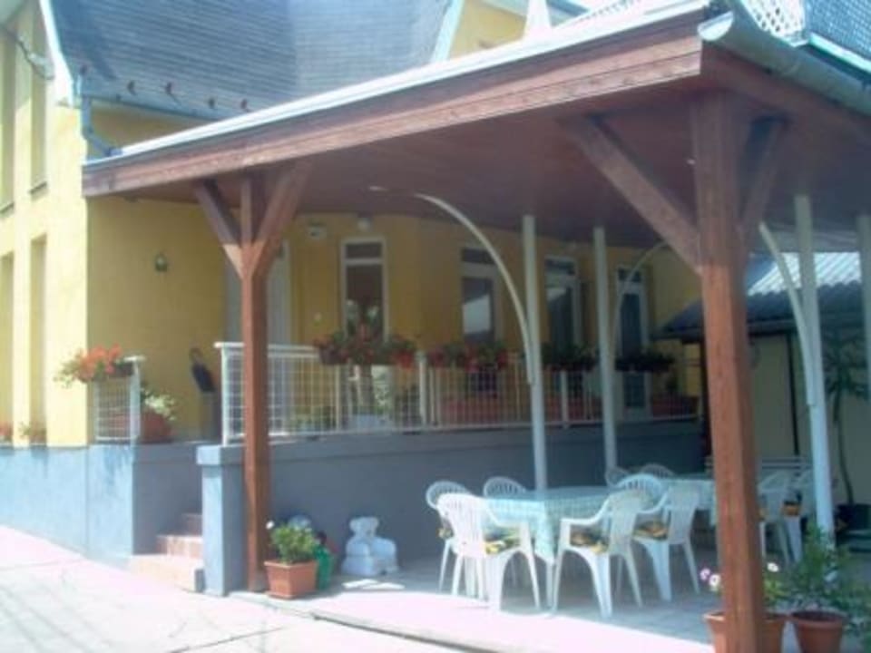 Frühstücksterrasse - Haus Liberty Balatonlelle Haus Liberty