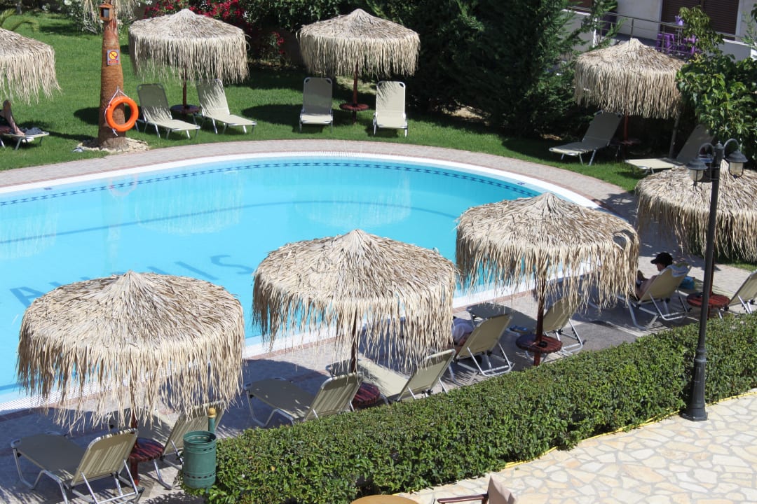 Widok z balkonu Studios Pahnis