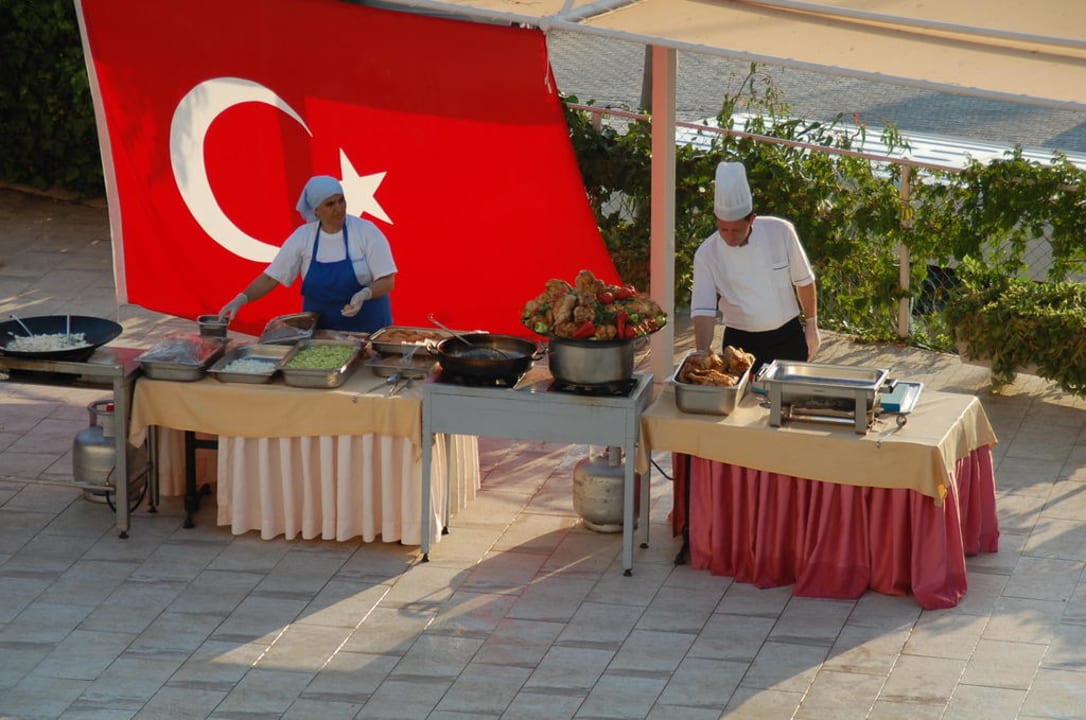 1x wö. wird zusätzlich draußen Buffet aufgebaut Side Alegria Hotel & Spa - Adults only +16