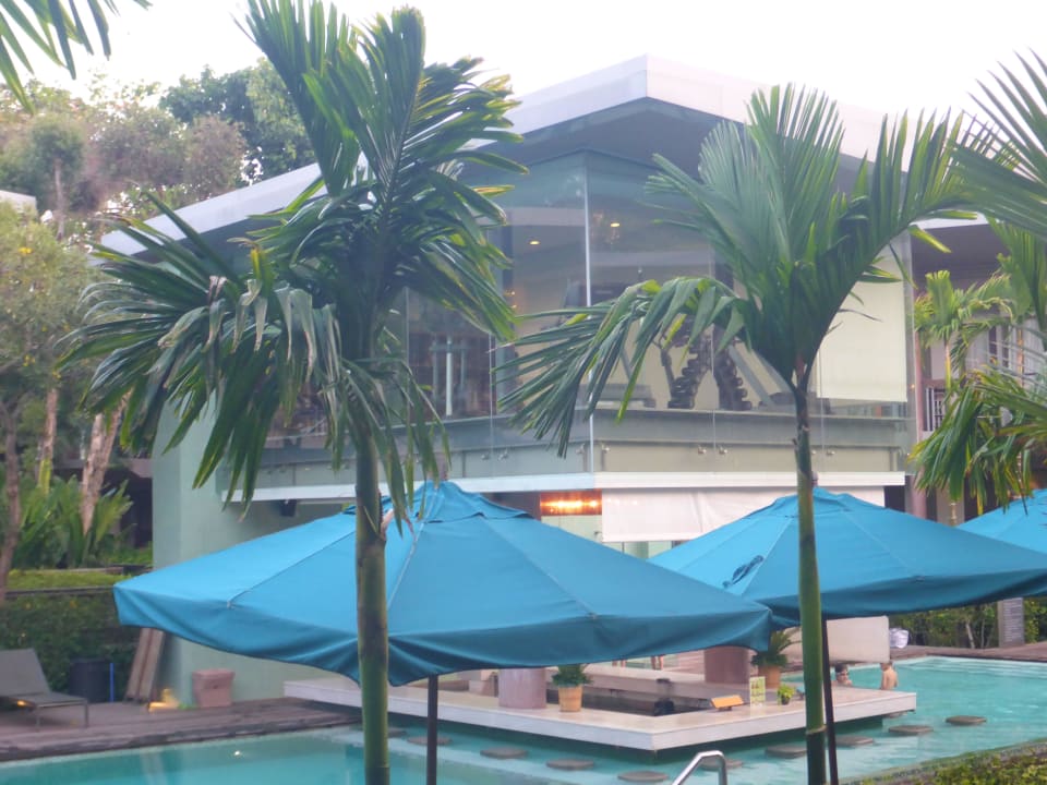 Blick zur Poolbar Sai Kaew Beach Resort