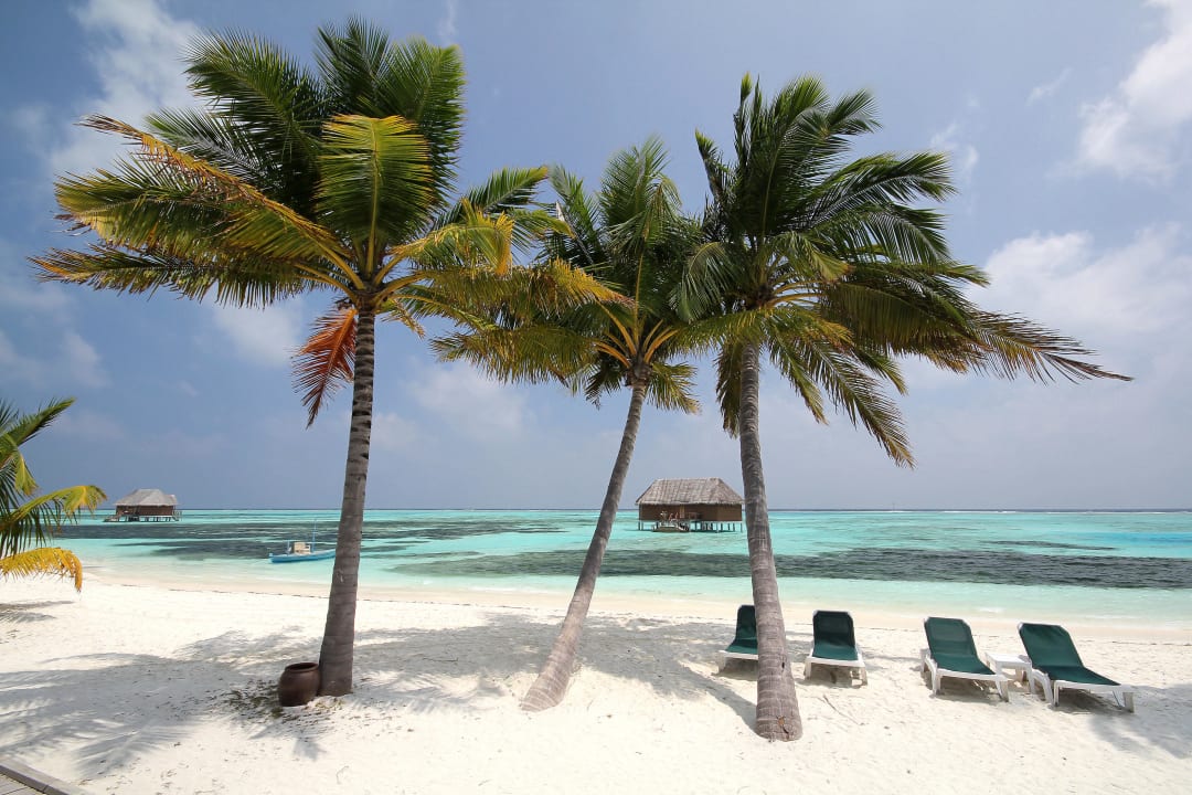 Strand im Osten im Bereich Pool Meeru Maldives Resort Island