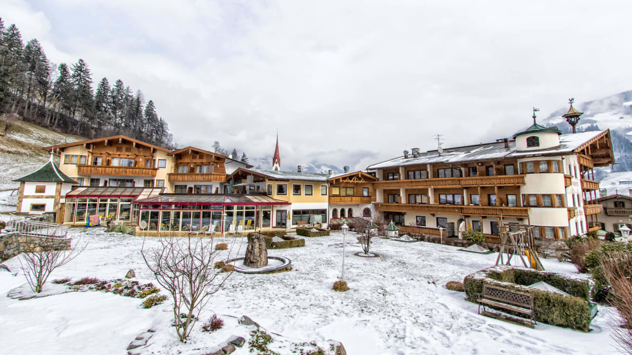Außenansicht Hotel Zenzerwirt