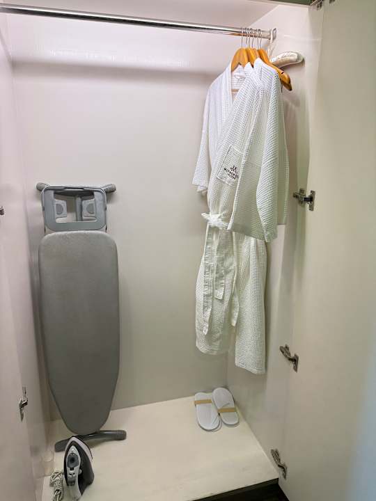 Zimmer Metropolis Suites Bangkok, Tapestry Collection by Hilton